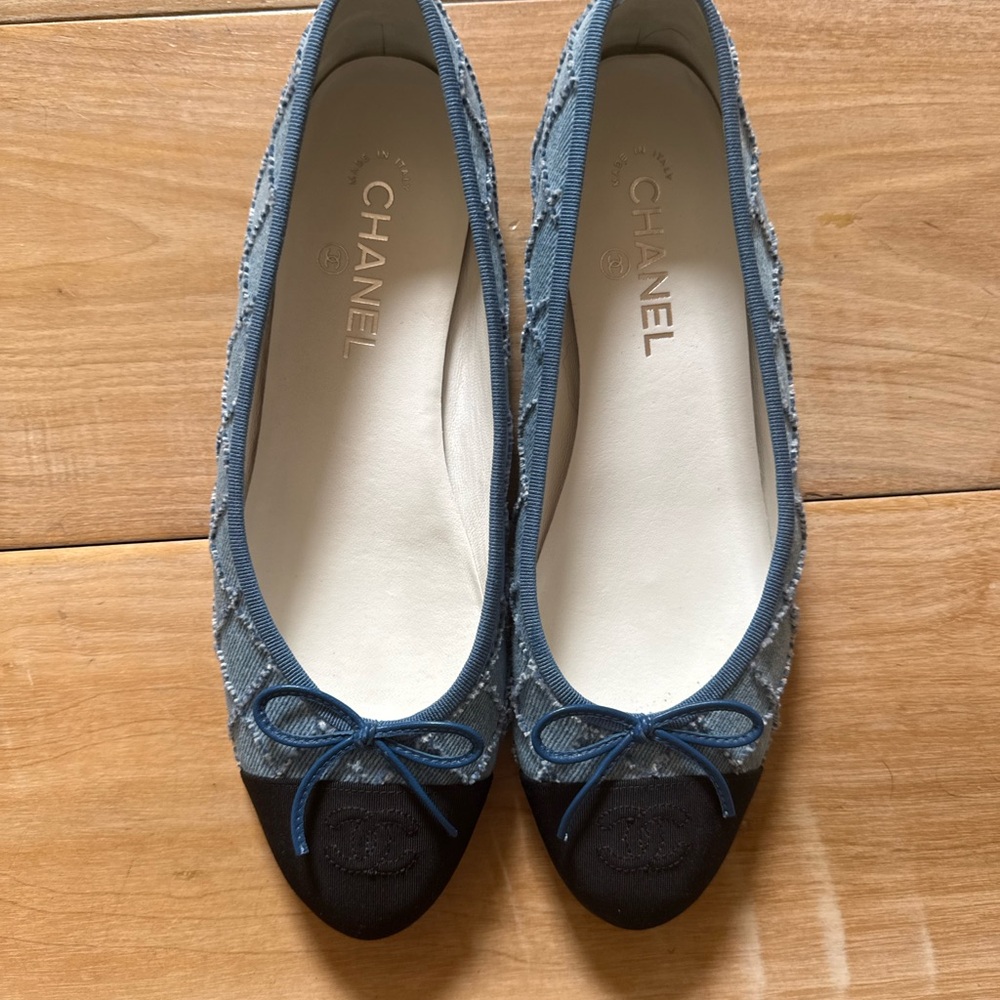 Chanel denim quilted Blue and Black Flats with Bow
